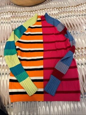 Super cute sweater top